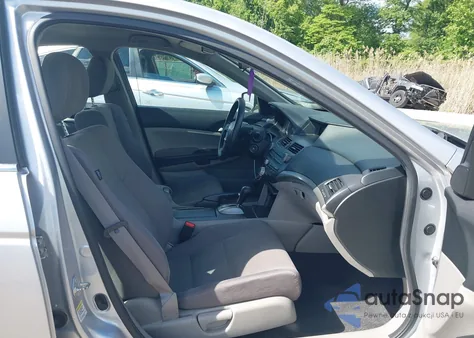 2011 Honda Accord 2.4 Lx-P из США, поврежденный, VIN 1HGCP2F41BA005303